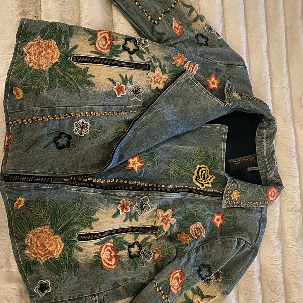 Aratta Denim Jacket with Vibrant Floral Embroidery